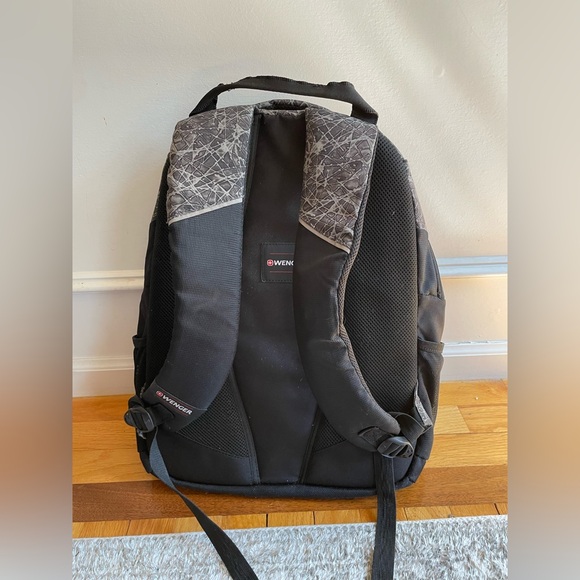 Wenger Swissgear Backpack - Picture 2 of 10